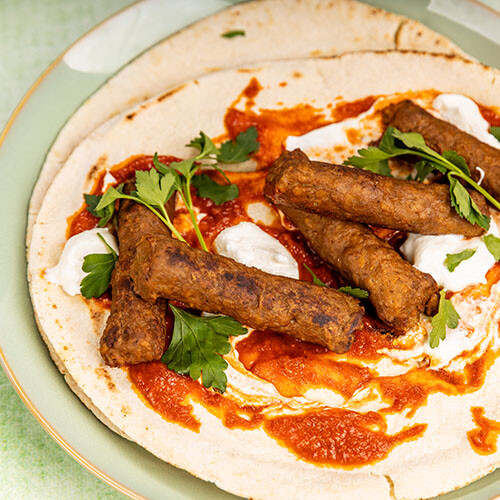 Flatbread met Tavuk Cevapcici