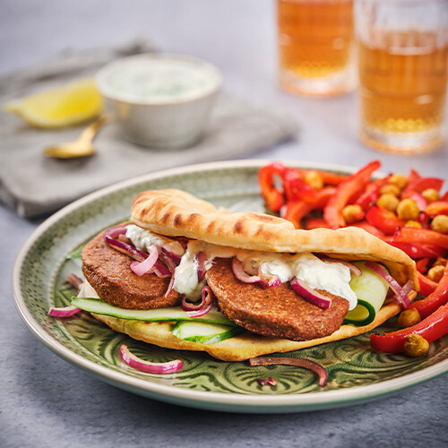 Burger met naanbrood en kikkererwten