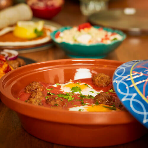 Chakchouka marocaine aux boulettes de viande et à la coriandre