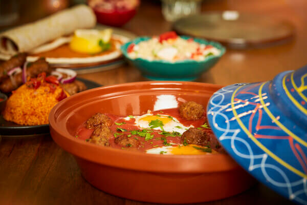 Marockansk shakshuka med frikadeller och koriander